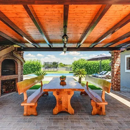 Villa Idlewood